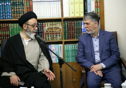 وزیر فرهنگ و ارشاد اسلامی خواستار نهادینه شدن فرهنگ وقف کتاب شد