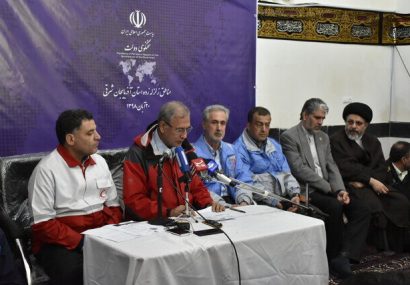 رئیس جمعیت هلال احمر: تا هر زمانی که نیاز باشد در مناطق زلزله‌زده می‌مانیم