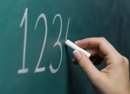 حذف زبان انگلیسی از مدارس مناسب جایگاه علمی کشور نیست