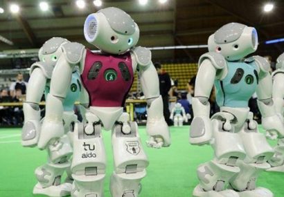 رویارویی ربات‌های فوتبالیست با قوی‌ترین تیم فوتبال دنیا