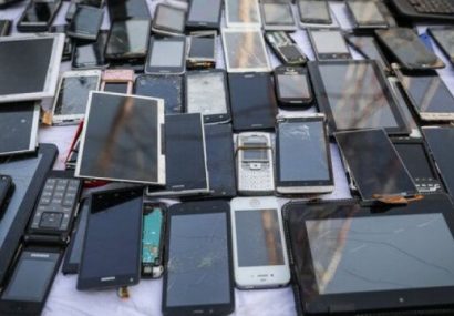 ۱۰۰۰ عدد تجهیزات گوشی همراه در بناب کشف شد