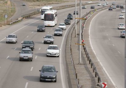 کاهش 17 درصدی تردد خودرو در محورهای ارتباطی آذربایجان شرقی
