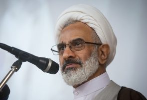 آمریکا و استکبار با انقلاب اسلامی دشمنی دارد
