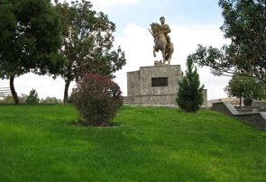 هیچگونه حصار کشی در پارک مشروطه تبریز انجام نشده است