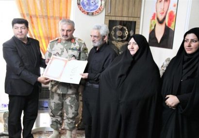 دیدار شهردار منطقه ۸ با خانواده شهید والامقام «حامد محمدی»