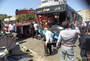 تصادف شدید یک اتوبوس با خودروها در تبریز