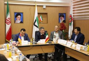 ایران و ارمنستان برای افزایش تردد کامیون از گمرک مِغری توافق کردند