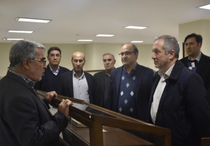 ترویج فرهنگ کتابخوانی باید نهادینه شود