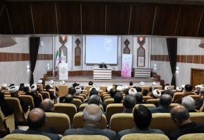 هیچ‌کس در جمهوری اسلامی ایران نمی‌تواند مانع از حضور دانشگاهیان و حوزویان در اداره‌ کشور شود