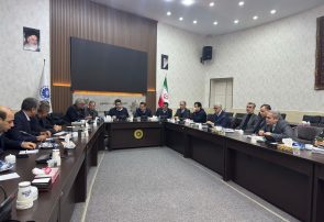 ضرورت همکاری سیستم بانکی با تولیدکنندگان فولادی در تبریز